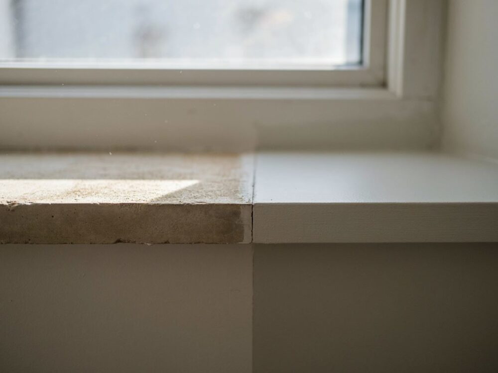 parapet po wykonaniu tynków